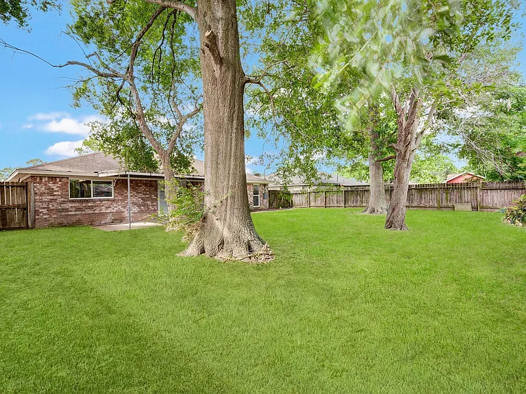 9617 Caffrey St — Photo 28
