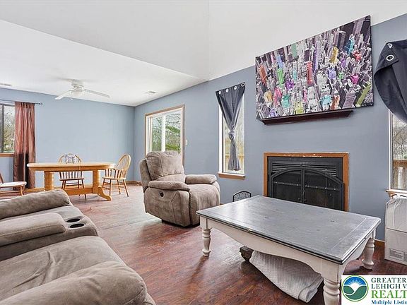3rd image of 3301 Windermere Dr