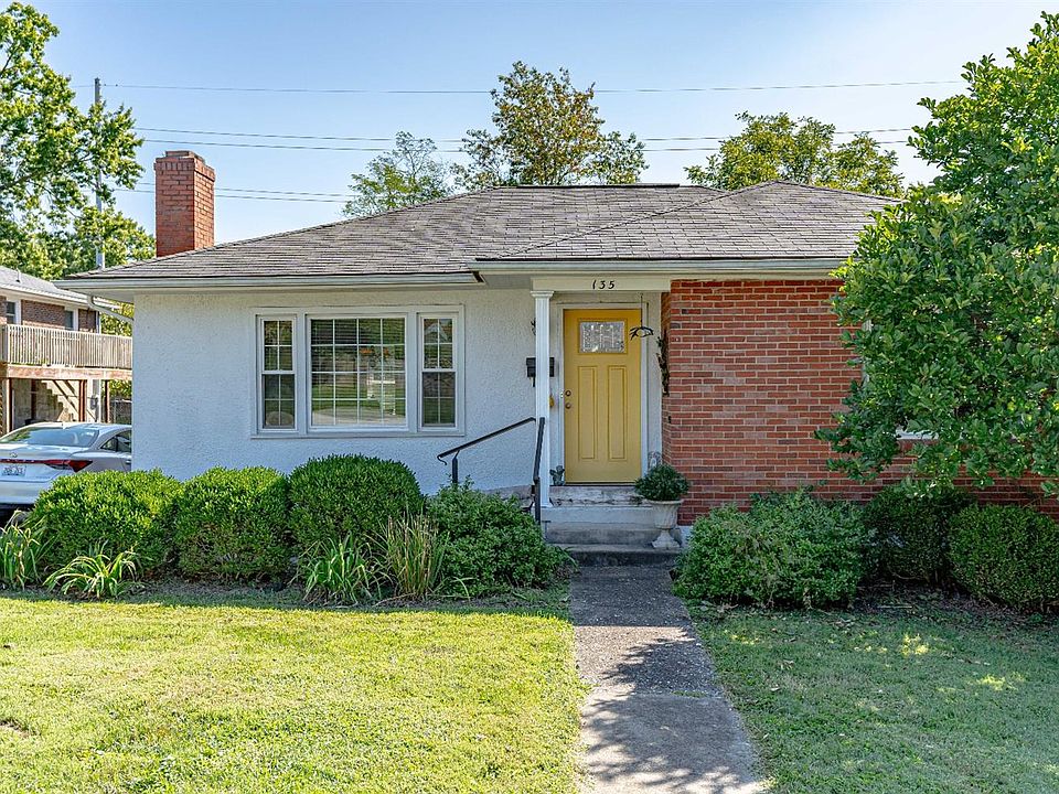 1st image of 135 Elm Dr