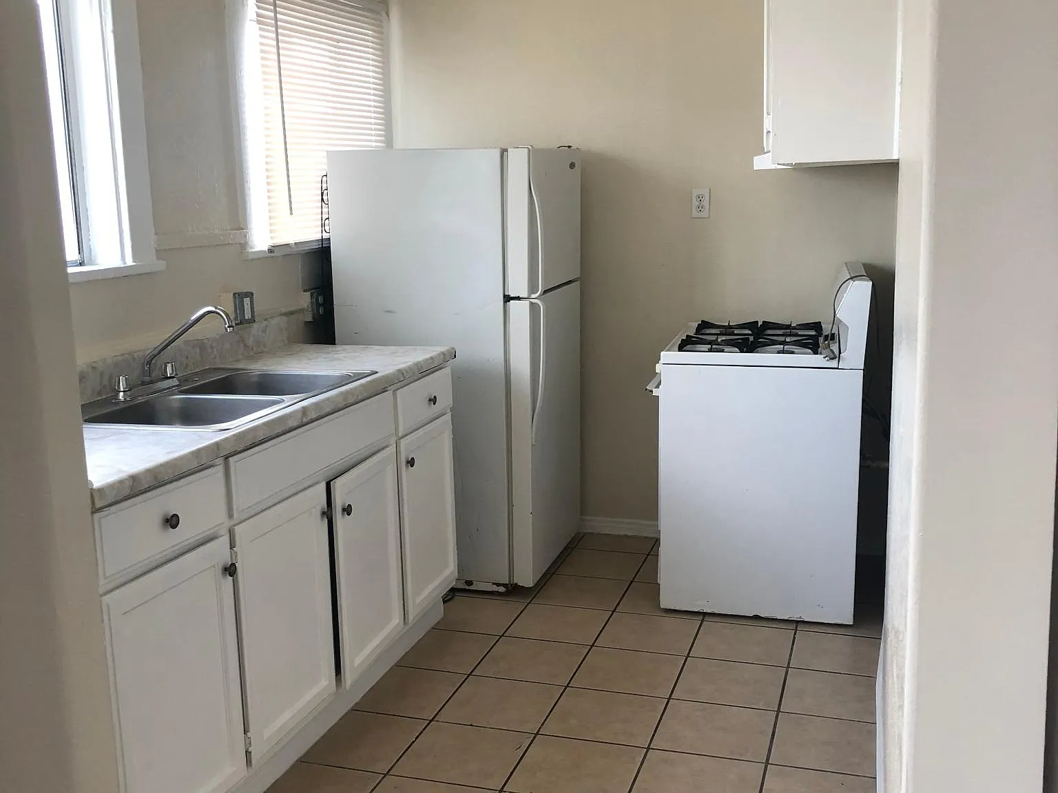 Studio, 400 sqft, $1,325 — Photo 4