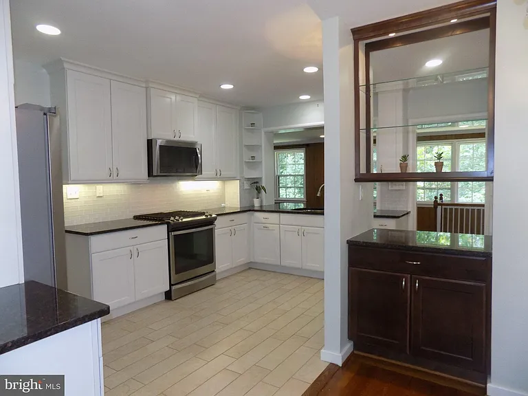 138 S Abingdon St — Photo 10