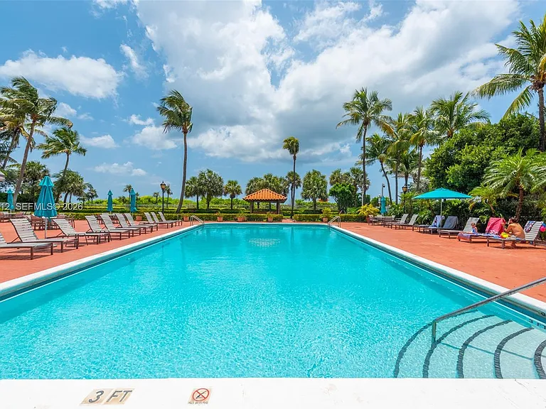 2401 Collins Ave #1007 — Photo 22