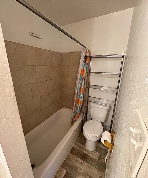 900 E 9th St #4 — Photo 6