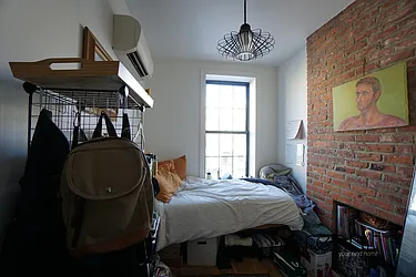 Rented by Rennit Inc.