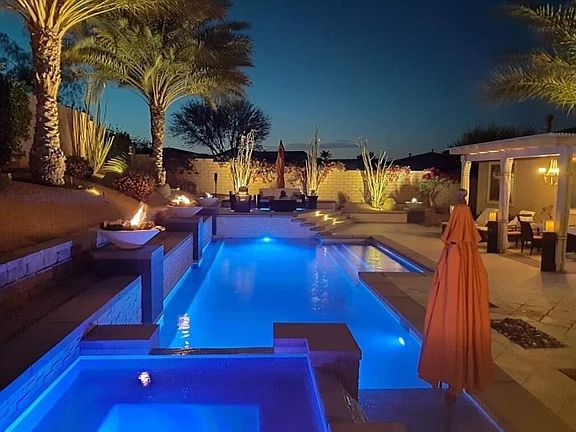 Resorts style pool, feels like you are in a Las Vegas resort.