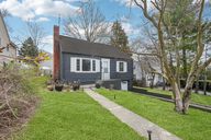 Highview Ave-1504-002r