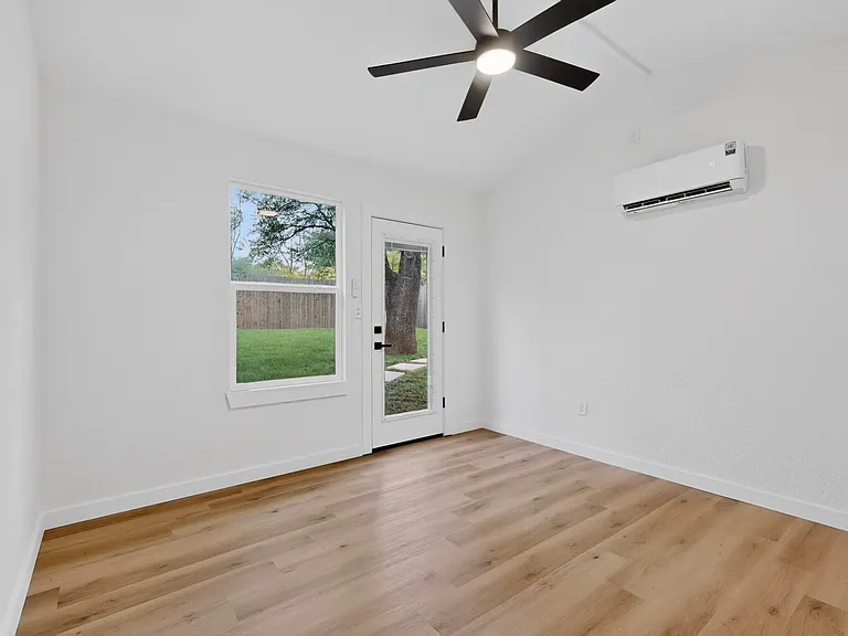 14902 Longbranch Dr — Photo 23