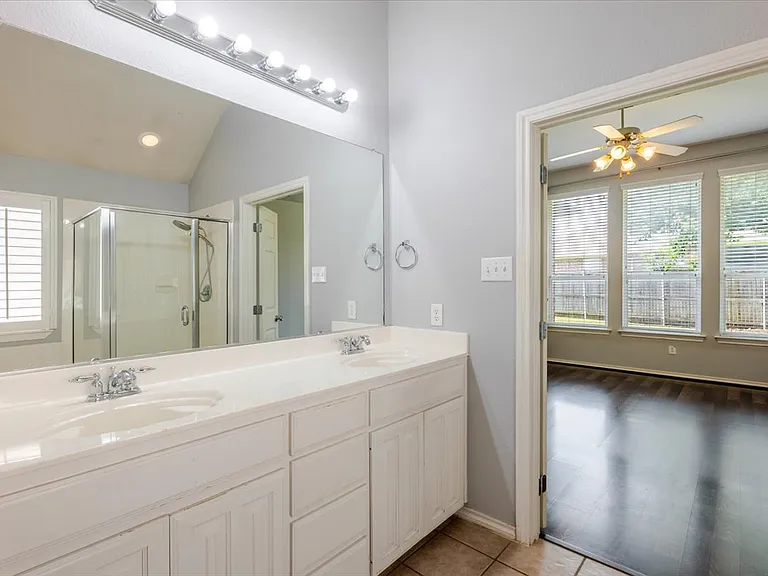 2720 Alpena Dr — Photo 12