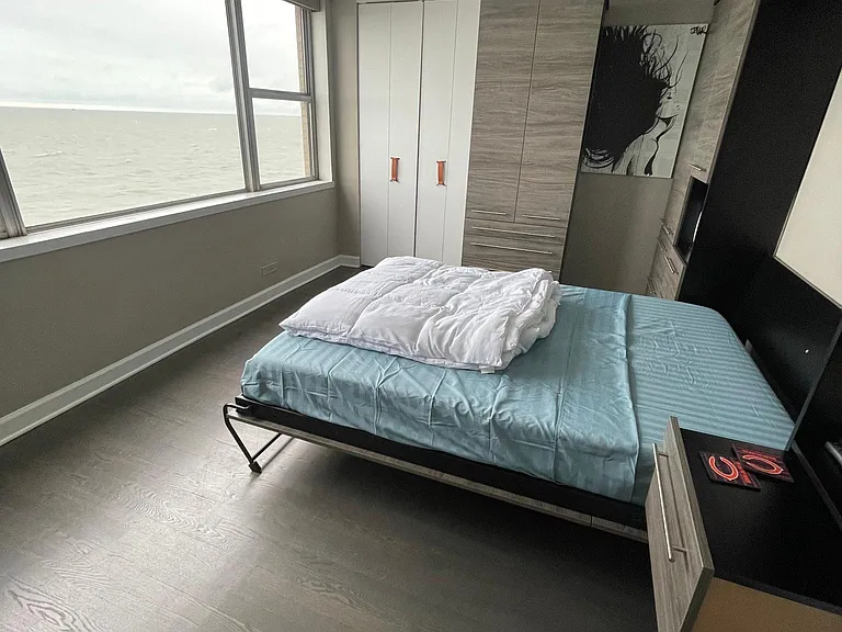 Queen size memory foam mattress bed