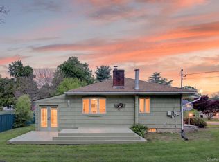 21 Stonecrest Drive, New Windsor, NY 12553