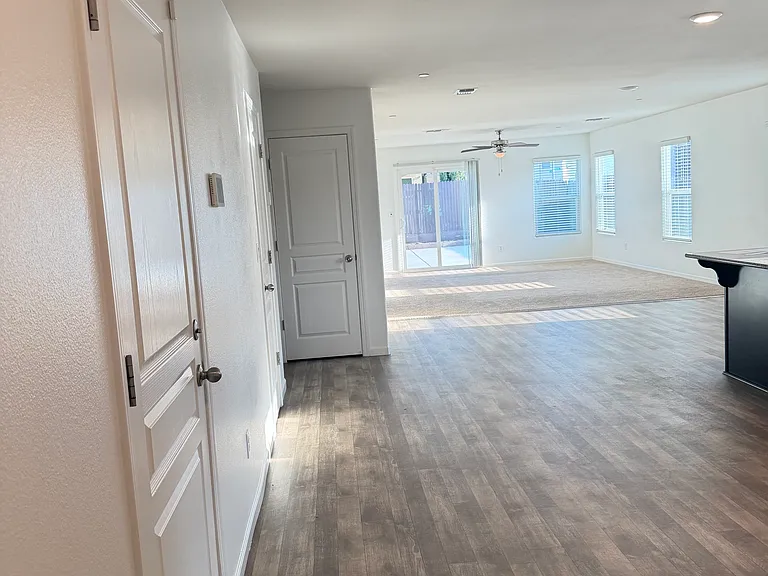 5581 W Pontiac Way — Photo 18