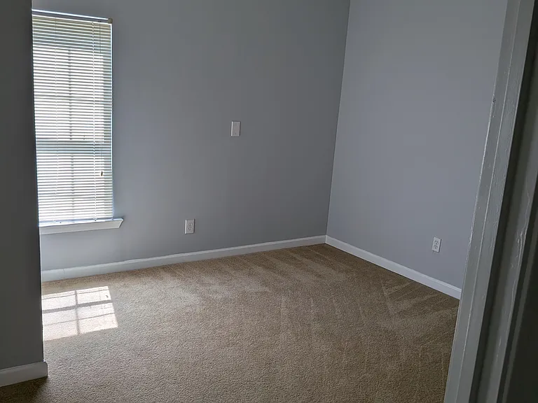 574 Fletcher St SW — Photo 8