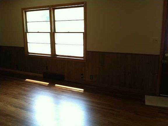 3rd image of 308 SE 11th St