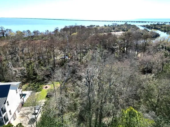 440 W Chase Ct, Mandeville, LA 70448