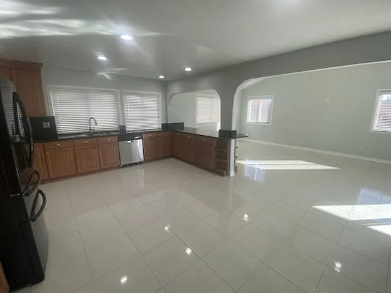 7847 Bacadi Dr — Photo 2