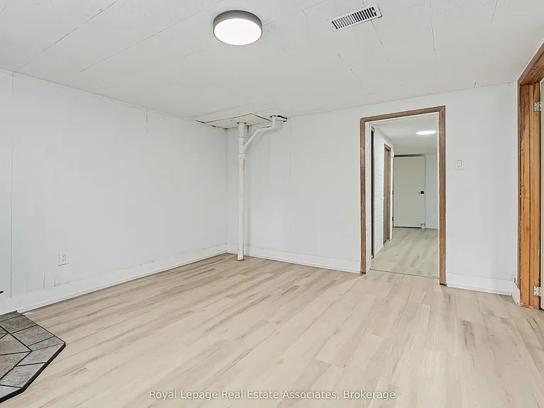 18 Shelley St — Photo 14