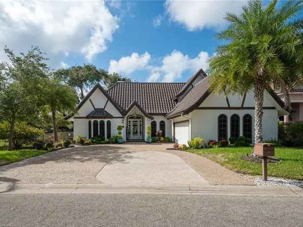 2313 Harbor Dr, Rockport, TX 78382