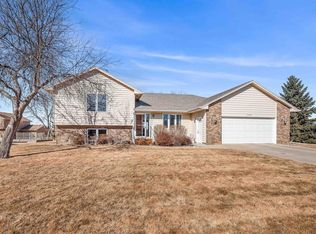 2401 S Theodore Ave, Sioux Falls, SD 57106