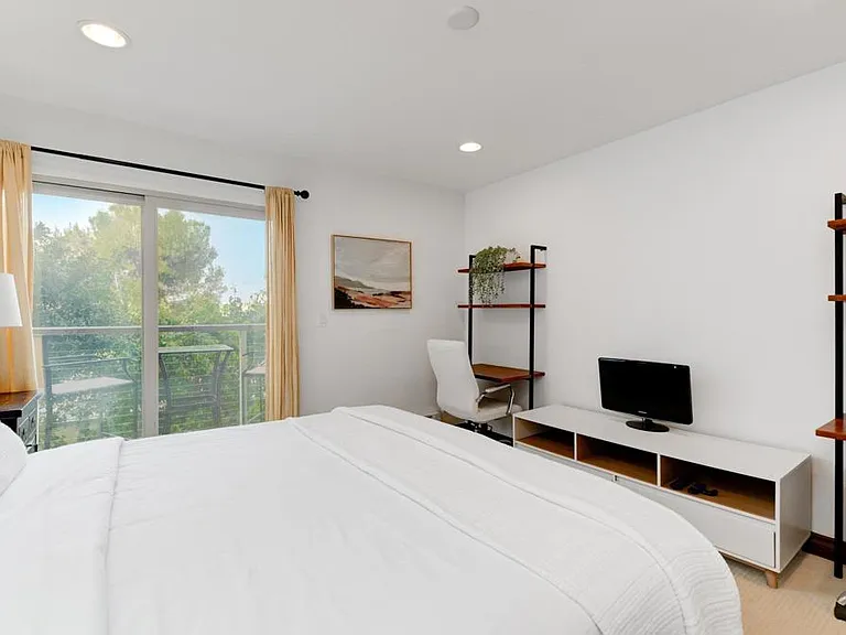 935 Genter St #212 — Photo 15