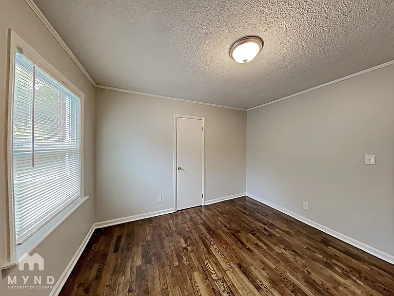 311 E Morrow Ave — Photo 10
