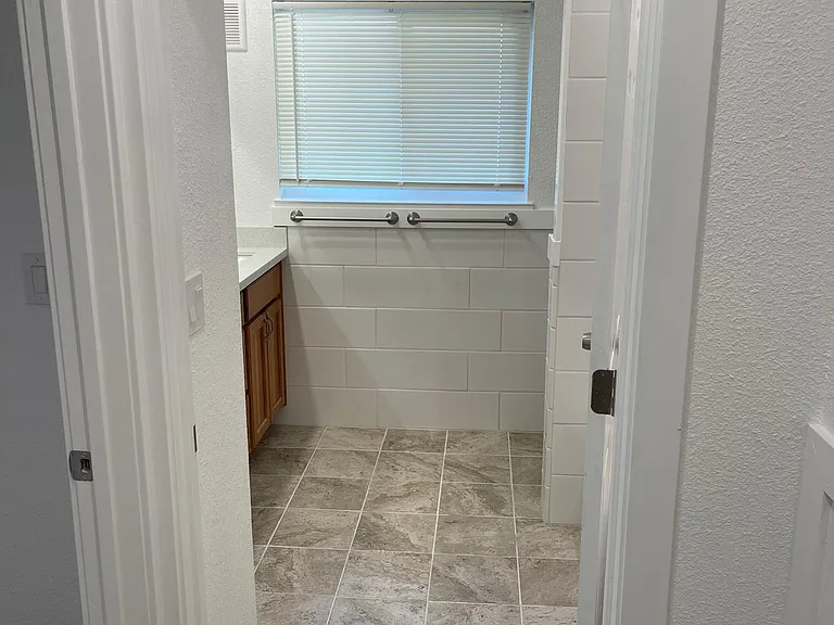 630 W 2nd Ave #16 — Photo 9