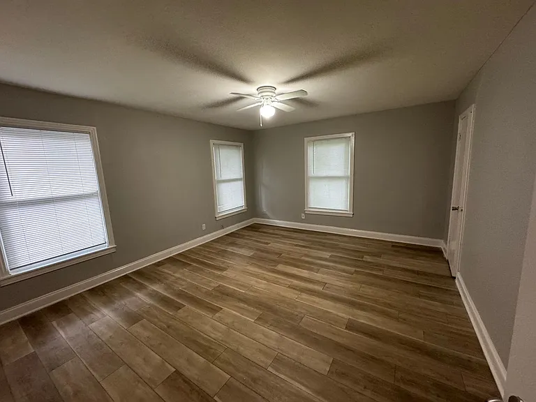 1309 Sunset St — Photo 8