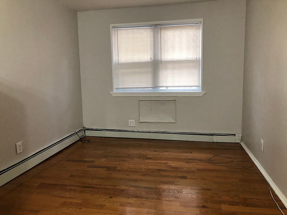 2nd image of 64 Newkirk St #4E