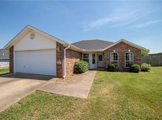 1081 Bliss St, Centerton, AR 72719
