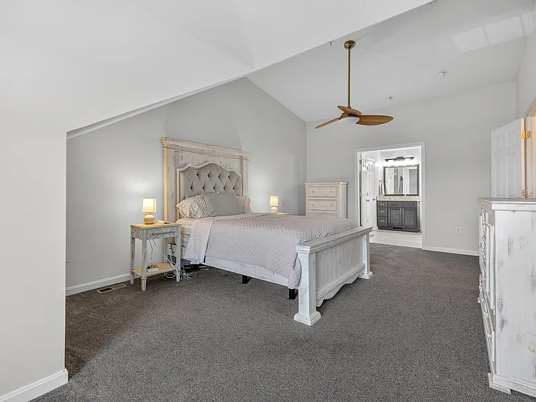 121 Polo Way — Photo 31