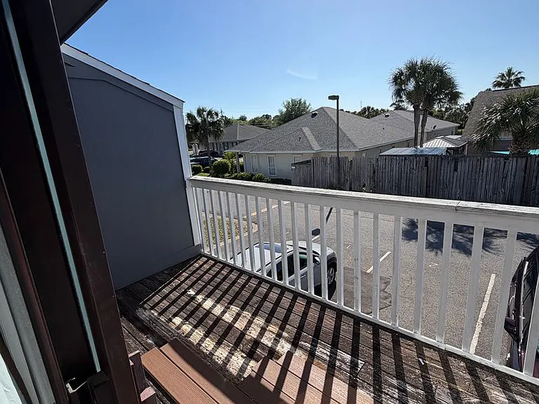 2 Court Dr — Photo 38