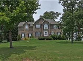 1034 Ridglea Dr, Burns, TN 37029