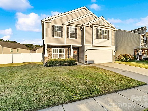 2nd image of 407 Lind Point Ln