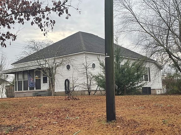 3rd image of 3307 24th Ave