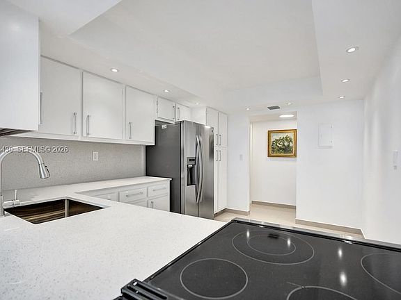 5th image of 400 Leslie Dr APT 1022