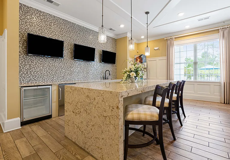 One Midtown Apartment Homes — Photo 9
