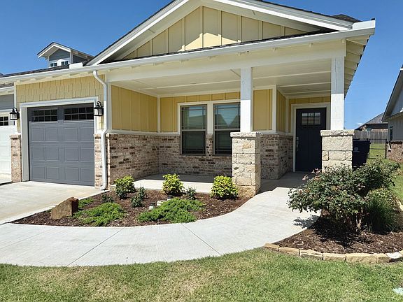 2nd image of 6621 Bent Wood Villas Dr Unit A