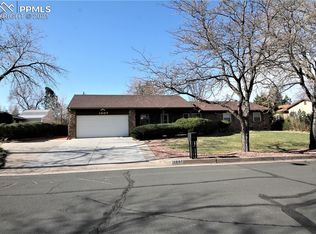 1607 Mount View Ln, Colorado Springs, CO 80907