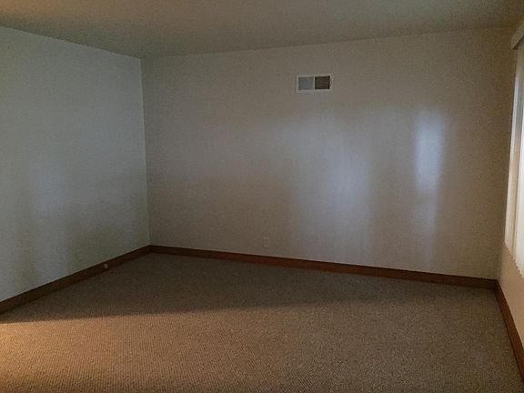 4th image of 1008 Sunset Dr