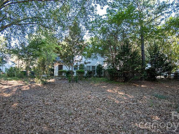 3rd image of 6323 Chalyce Ln