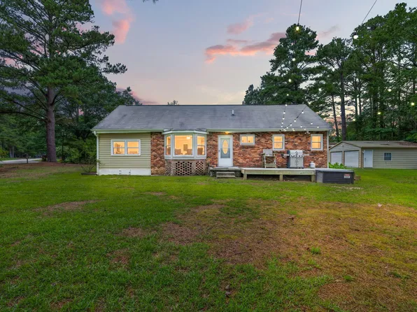 2820 Willow Ct, Raleigh, NC 27610
