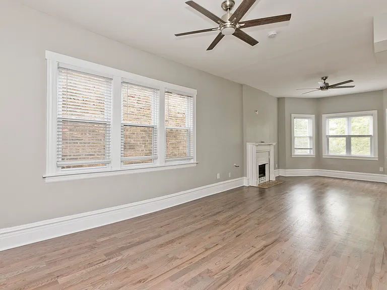 1324 W Byron St #2 — Photo 3