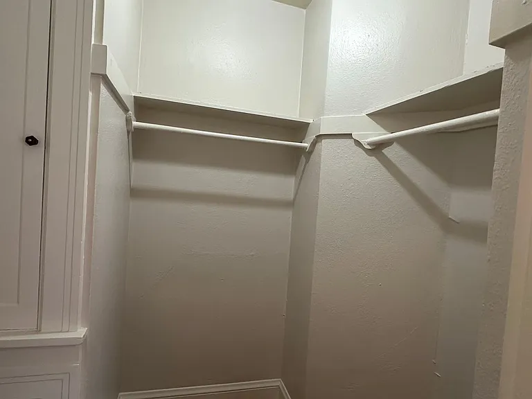 635 NE Randall Ave — Photo 10