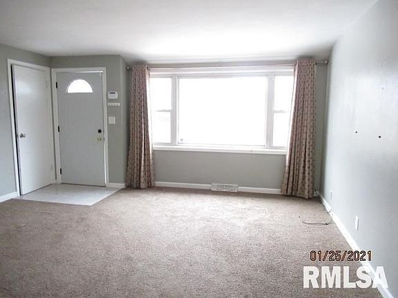 2nd image of 2704 W Greenbrier Ln