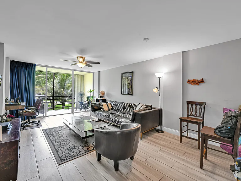 103 Royal Park Dr #2E — Photo 2