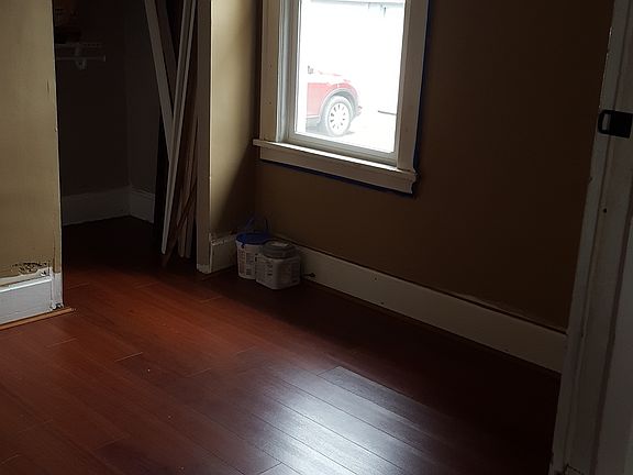 5th image of 1303 White Bear Ave N