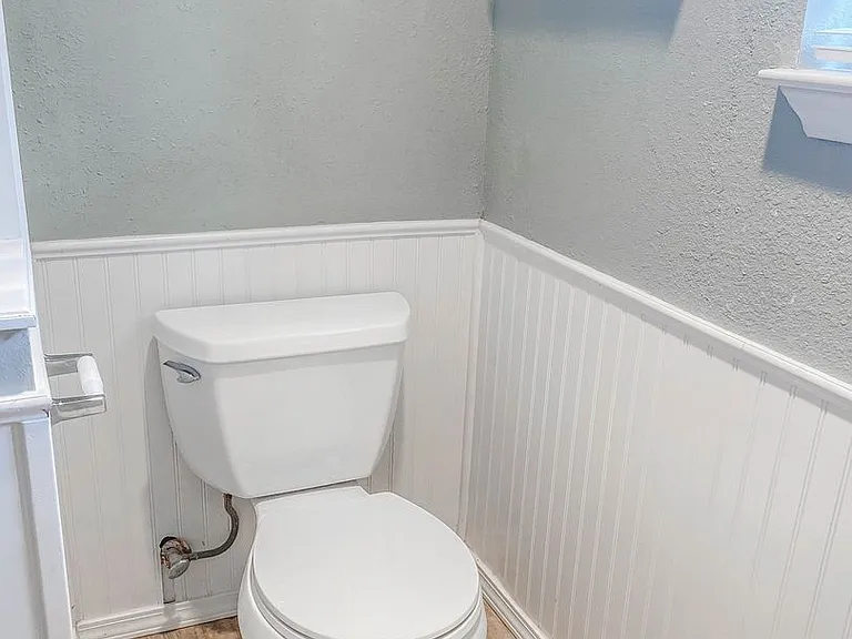 2609 74th Pl — Photo 15