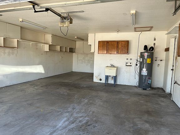 3rd image of 2751 Hidden Valley Dr