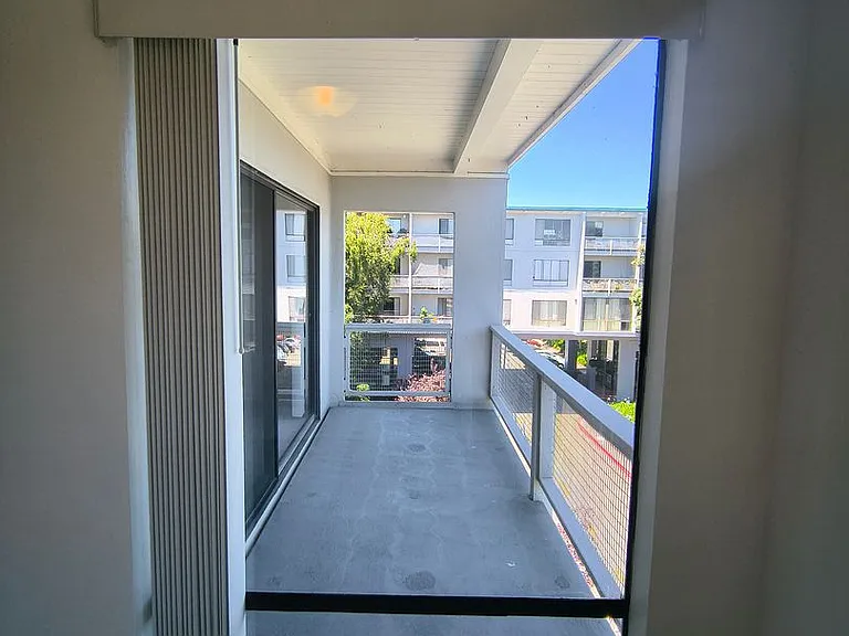 5 Commodore Dr #412 — Photo 35