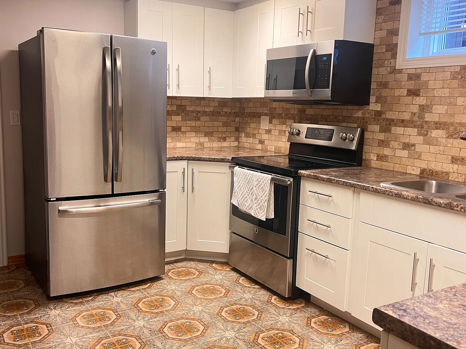 1 bed, $2,100 — Photo 3