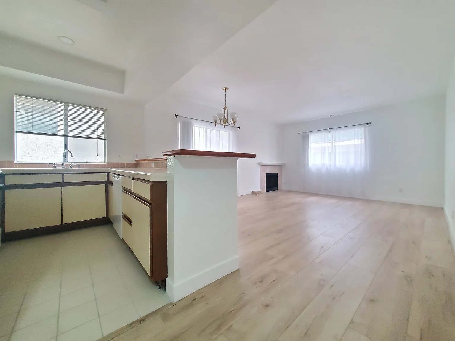 1546 Amherst Ave — Photo 1